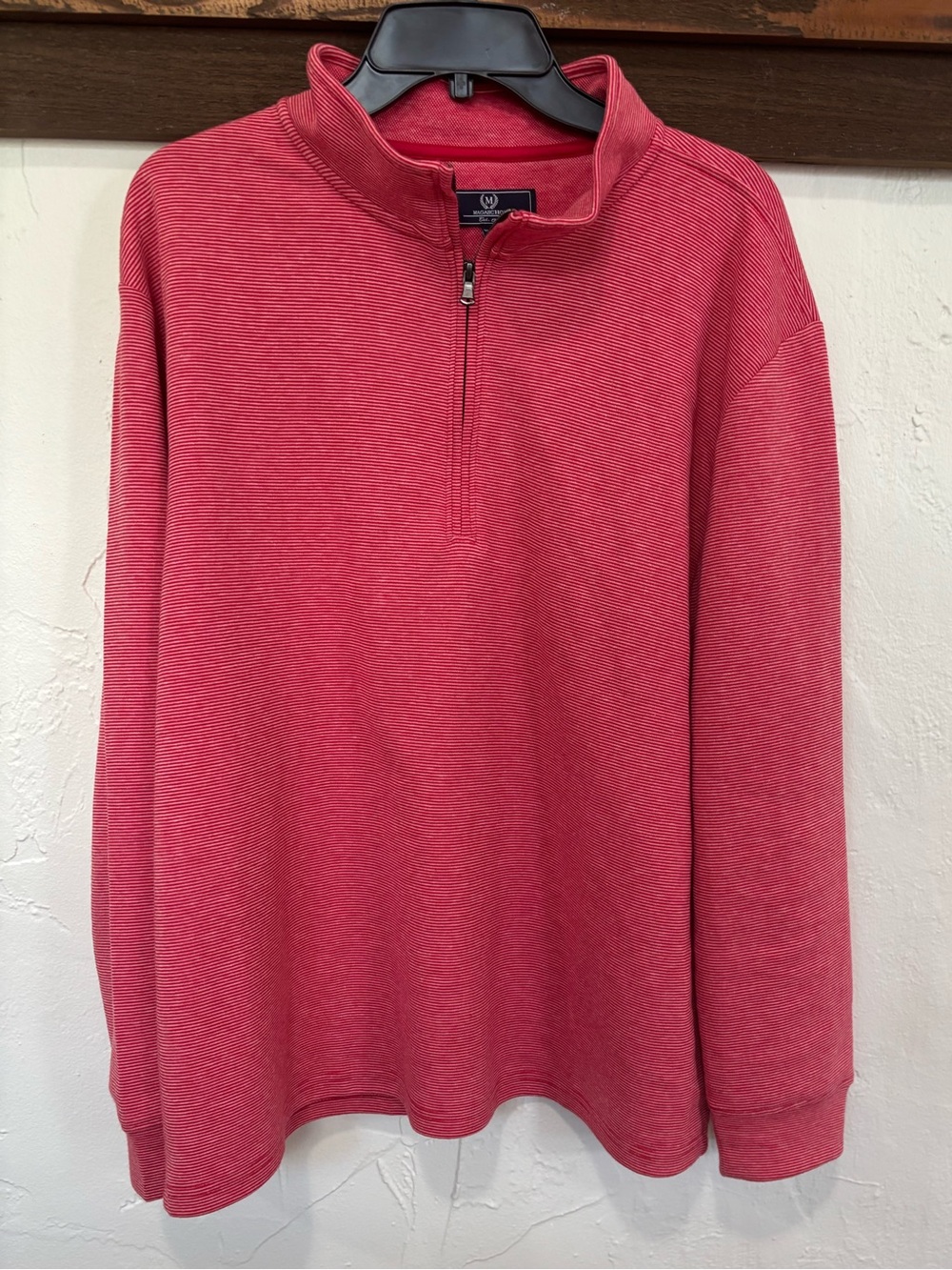 Magaschoni like new mens quarter zip in red stripe size XXL